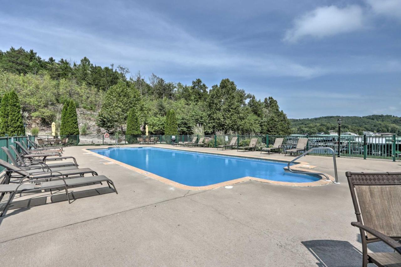 Lakefront Ozark Condo With Balcony And Seasonal Pool! Camdenton Exterior photo