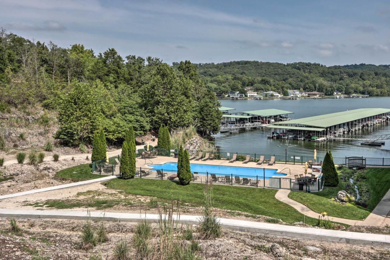 Lakefront Ozark Condo With Balcony And Seasonal Pool! Camdenton Exterior photo